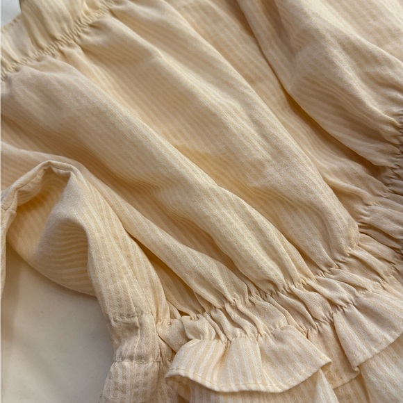Cream Ruffled Blouse - Picture 2 of 3